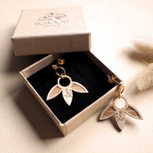 WOODEN earrings flower ANAYA BEWÖÖD