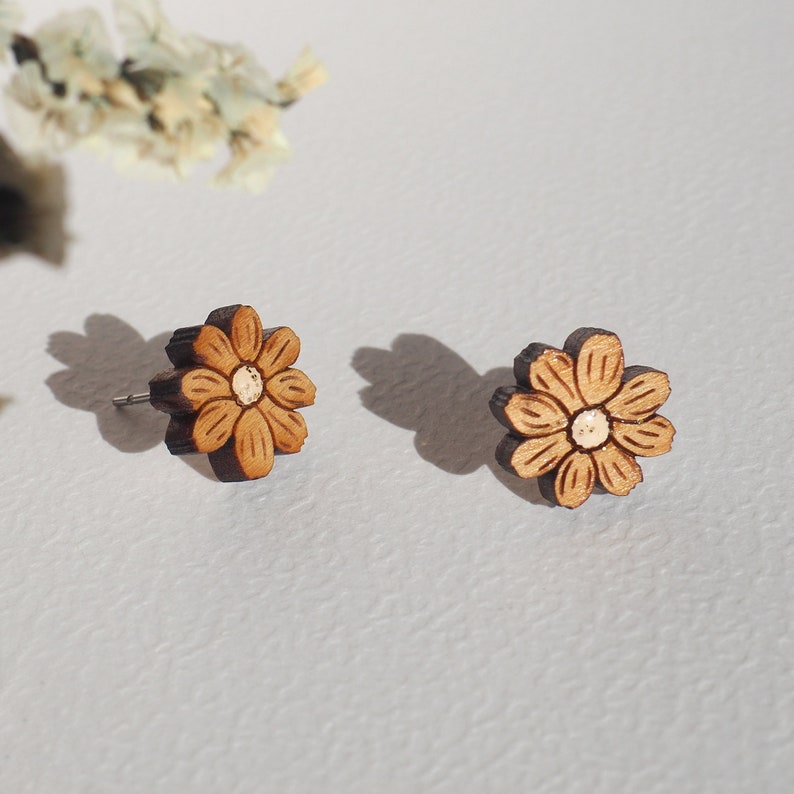 Flower wood earrings image 1