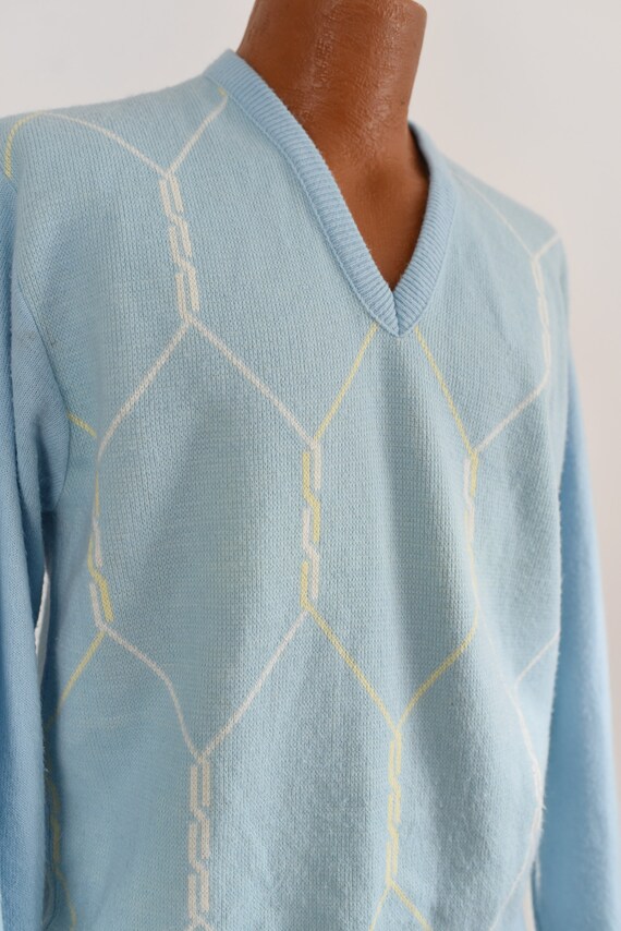 60s/70s Baby Blue Patterned Sweater - image 3