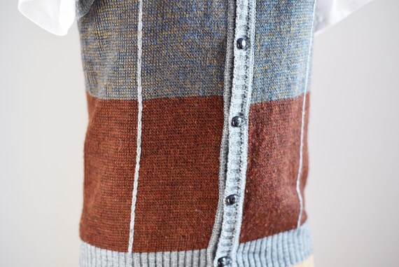 1970s Grey Button Up Sweater Vest - image 4