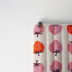 Quilted eReader Sleeve, Padded Kindle Case, Gift For Book Lovers Bild 4