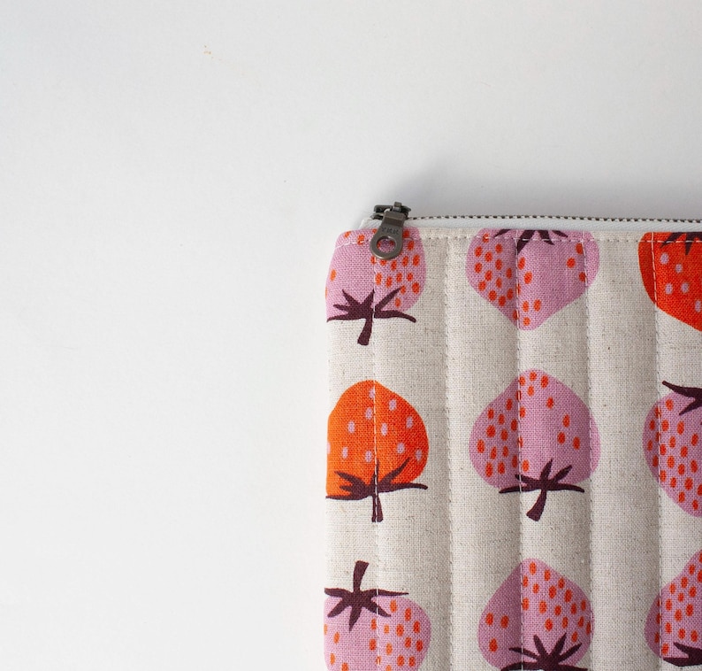Quilted eReader Sleeve, Padded Kindle Case, Gift For Book Lovers Bild 4