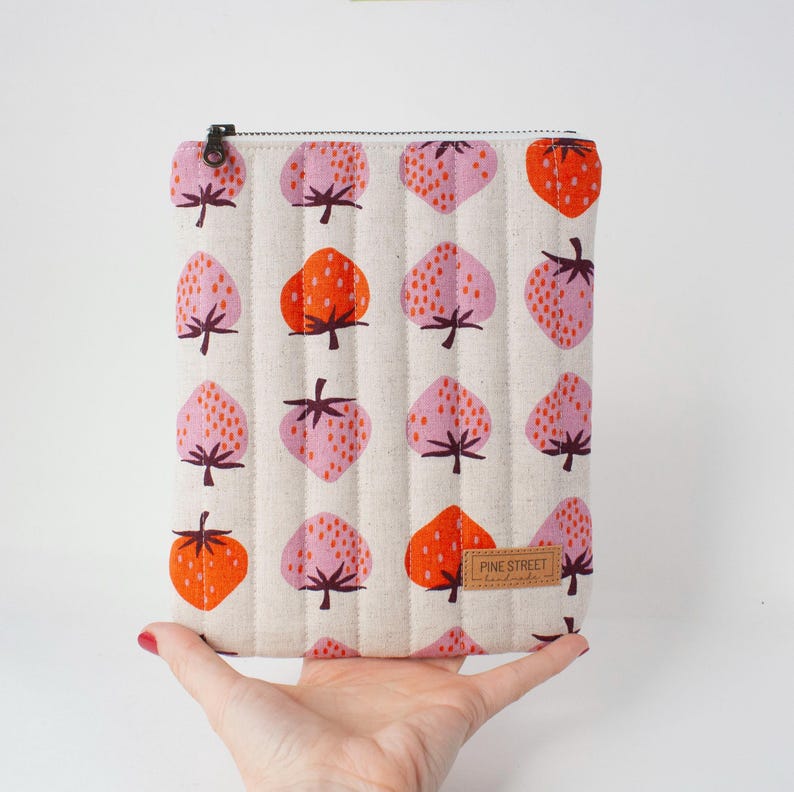 Quilted eReader Sleeve, Padded Kindle Case, Gift For Book Lovers Bild 7