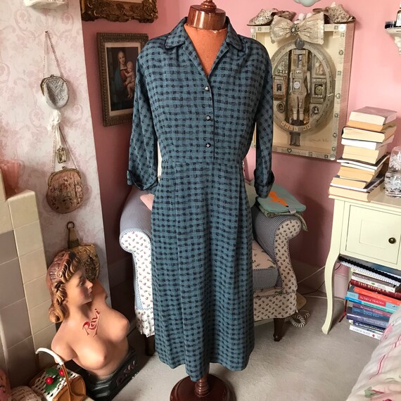 1950s houndstooth blue and black check dress. W31”