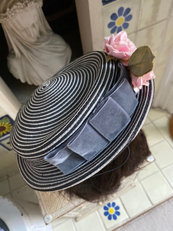 1930s/1940s grey striped hat with pink flower det… - image 5