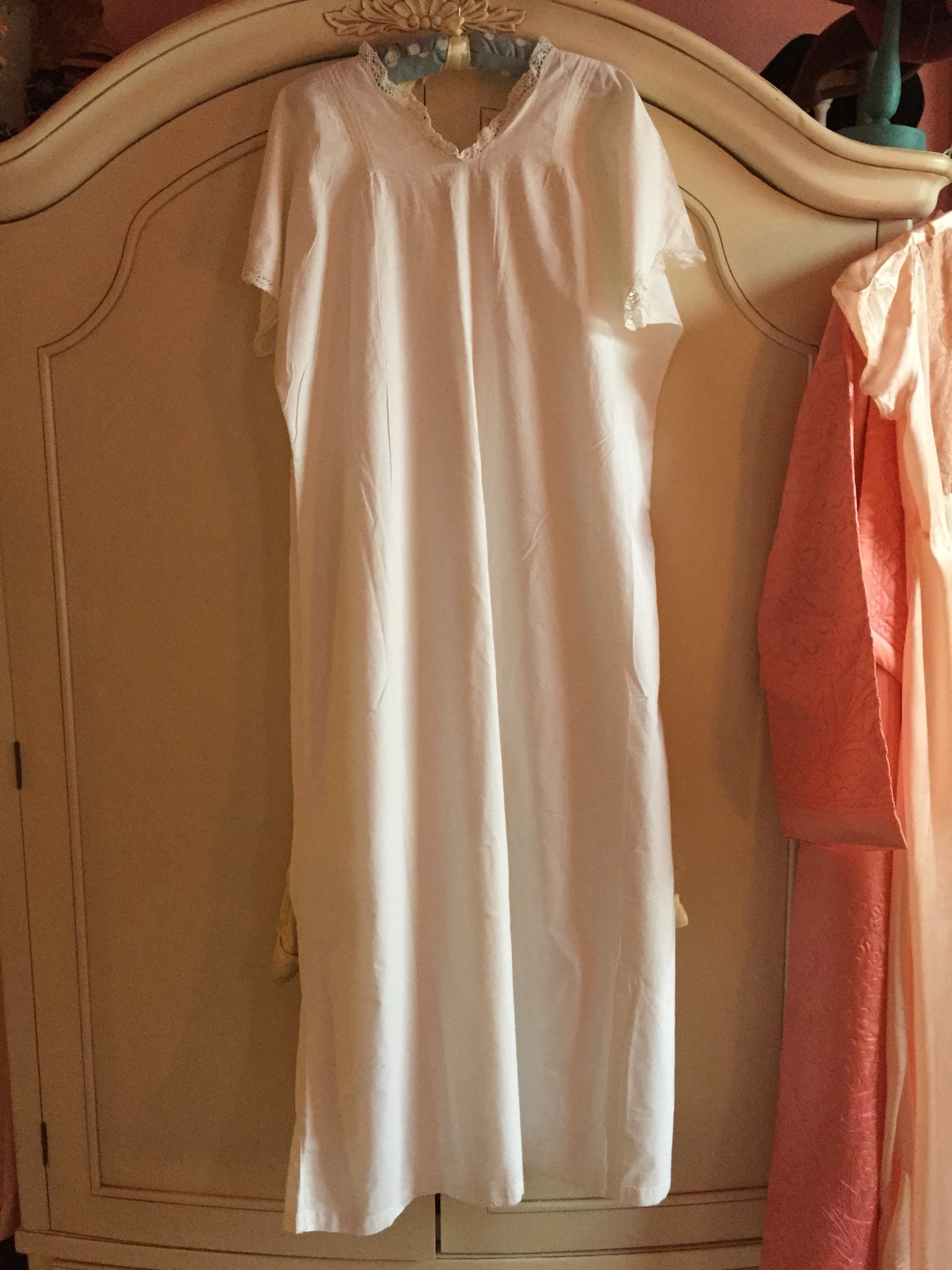Image of Antique Victorian White Linen Nightgown Night Dress. Rare Larger Size. Volup. Bust "