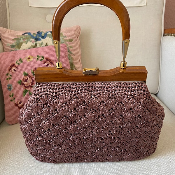 1940s brown wicker straw handbag with wooden handle.