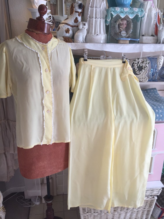 Rare 1940s lounge pyjamas. Yellow. M. VGC - image 1