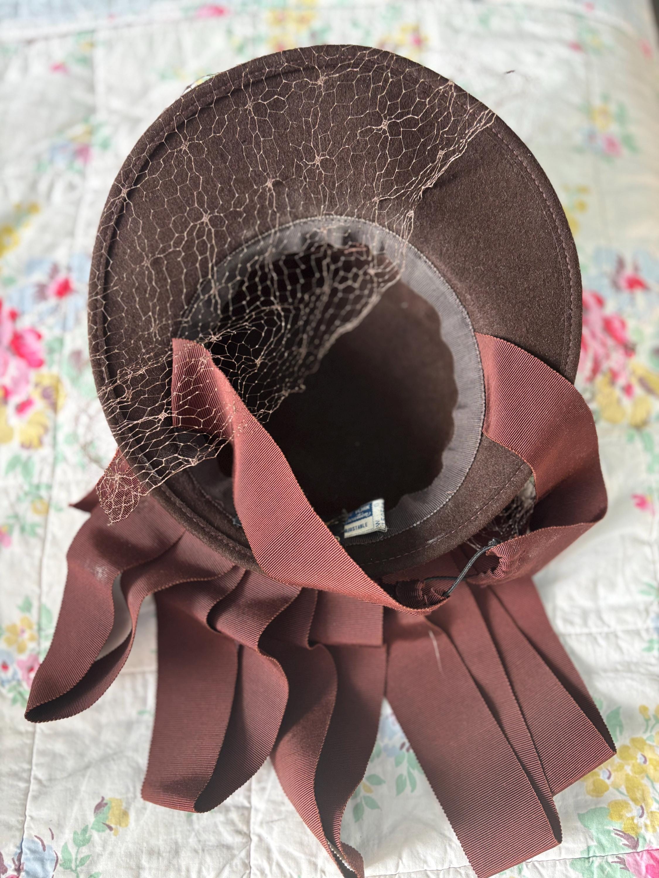 DAZZLING 1940s\' BROWN FELT WIDE BRIM HAT WITH RUST COLORED FEATHERS Vintage 1940s Feathers & Fur Tilt Hat Brown Velvet, Topper  main image 4