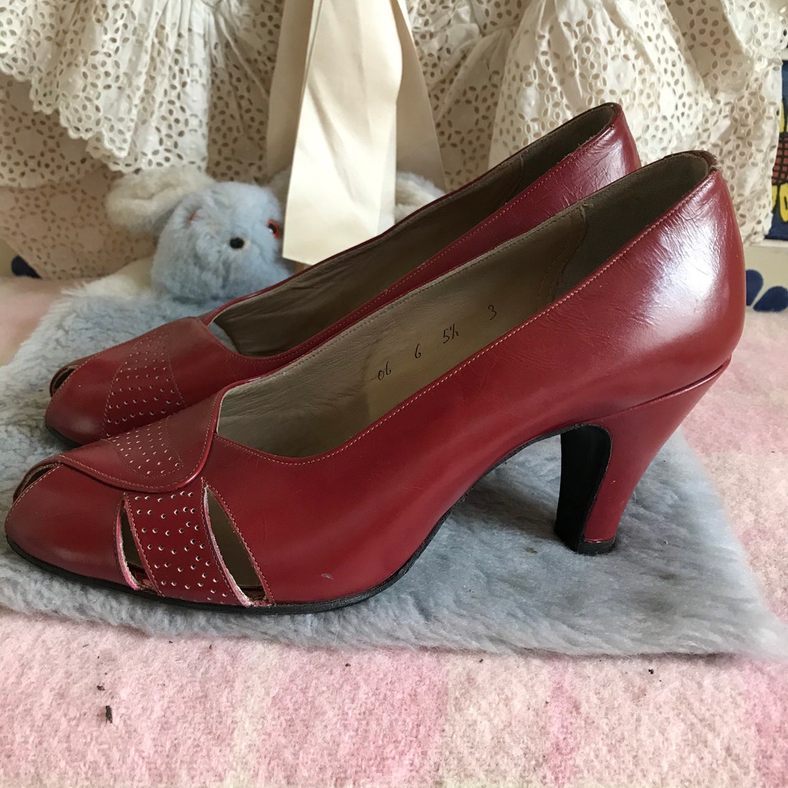 Late 1940s Red Leather Peep Toe Shoes. UK 5. | Etsy