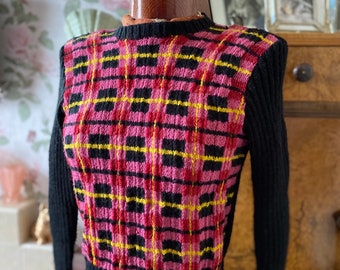 vintage 1940s style pink yellow and black wool tartan jumper handknitted from oroginal pattern. uk 10. bust 34”