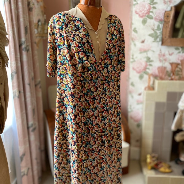 Vintage 1930s 1940s deco floral silk dress waist 44” Volup.