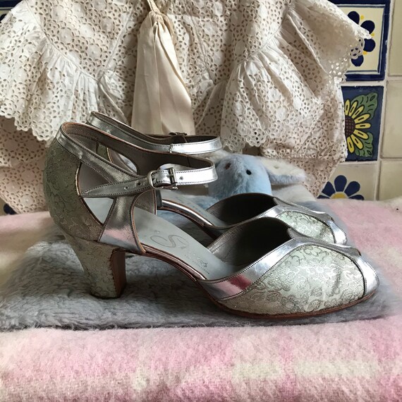 1930s Art Deco silver leather and floral lame shoe
