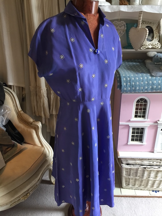 1940s periwinke blue taffeta dress