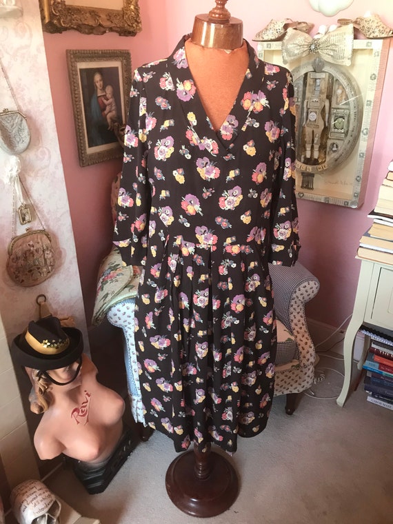 1940s repro crepe brown floral dress. Volup - image 2