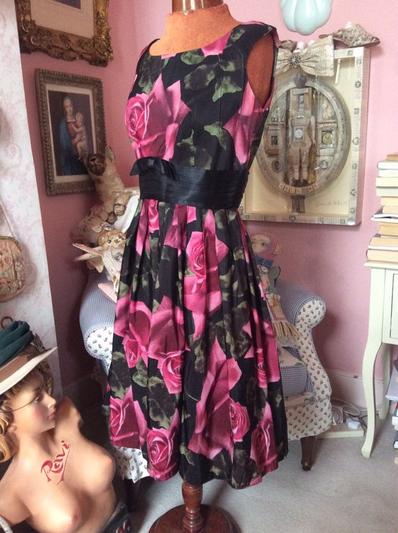 1950s floral print taffeta dress, made by Diana. … - image 2
