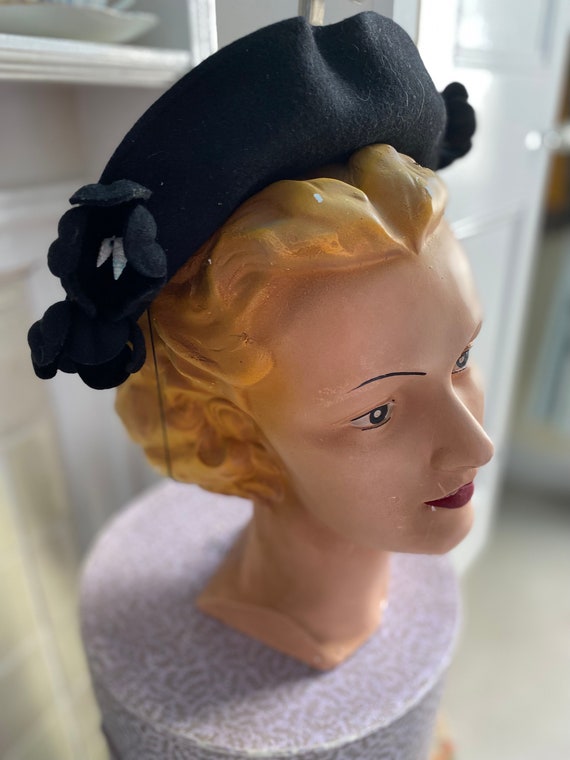 1940s black felt wool half hat with flowers and s… - image 3