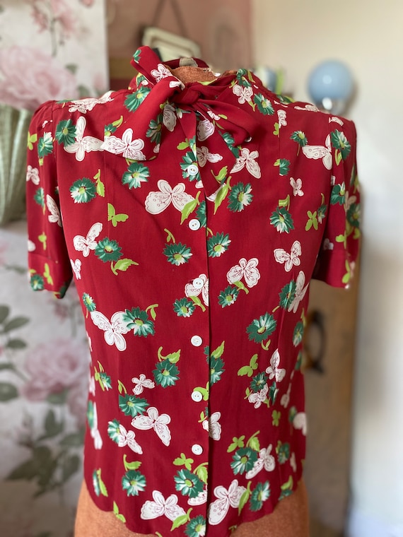 Outstanding vintage 1940s red and green crêpe blo… - image 2