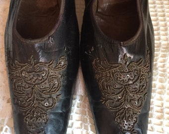 Zeldzame antieke Victoriaanse 19e-eeuwse schoenen met zwarte leren kralen. Verzamelaars.