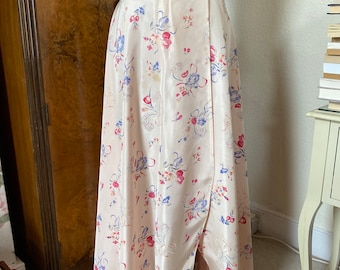 Vintage art deco 1930s full length cream taffeta skirt with pink and blue floral Posey print. Wraparound with large buttons. W 27