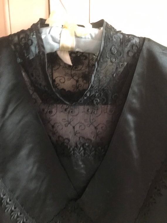 Antique Victorian 19th century black silk blouse.… - image 4