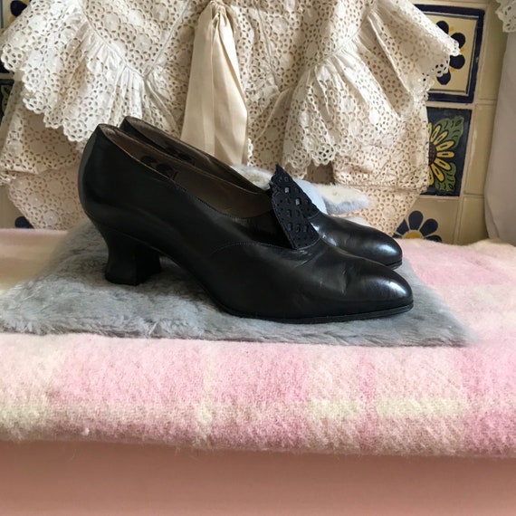 1940s CC41 deadstock navy leather shoes. UK 4 not
