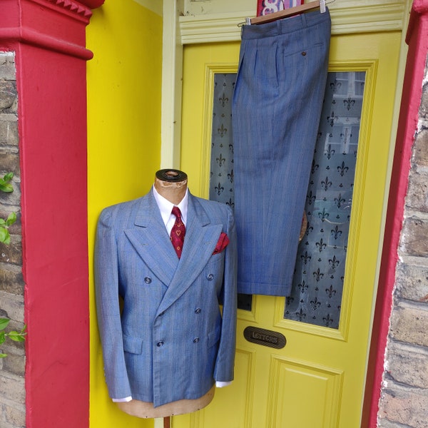 1940s 2-piece double-breasted suit. PTU. Blue check in herringbone weave. Size: a slightly short 38 (C 38" / W 30"/ leg 28").