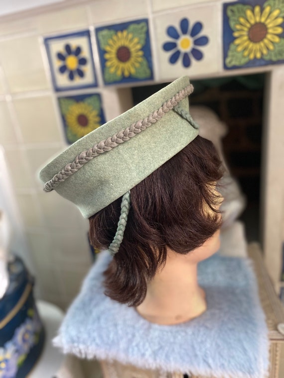 1930s 1940s pale green wool felt pillbox tilt hat… - image 3