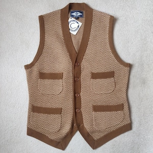 デッドストックの Cathcart カーディガン / ウエストコート。未使用 (タグ付き)。サイズ: M (胸囲 38" - 40")