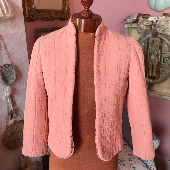 1930s quilted deco bed jacket in textured peach cr