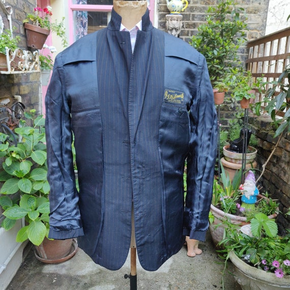 Bespoke Italian-made pinstripe blazer. High quali… - image 8