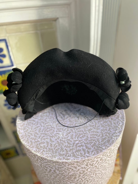 1940s black felt wool half hat with flowers and s… - image 9