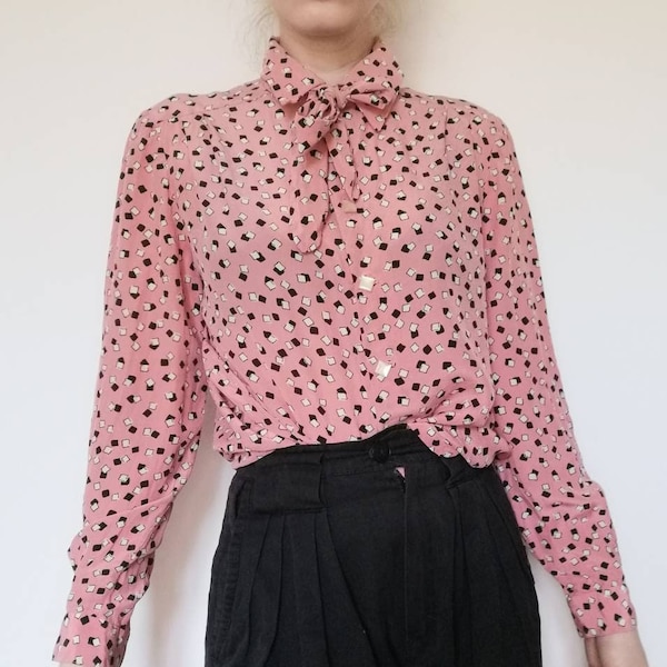 Verdadera blusa vintage 50s 70s 80s rosa negro blanco corbata onesize seda estampada blusa de corbata a cuadros