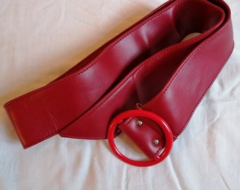 True vintage belt vinyl patent red 70s 80s retro one size fake leather faux leather