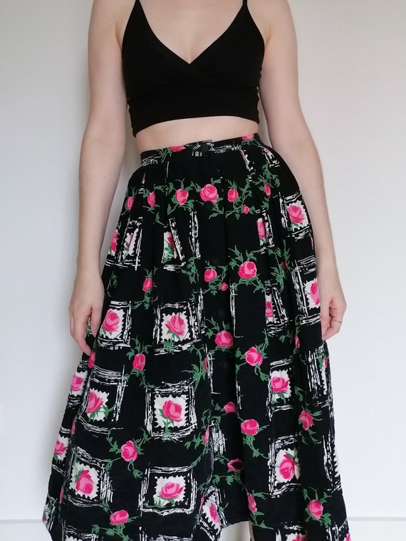 True vintage skirt 70s 80s black white pink fine cord floral petticoat XS  34 onesize small