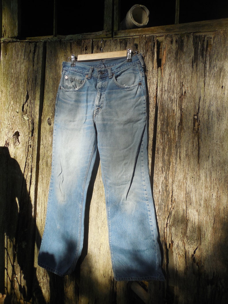 levi jeans with holes in the back
