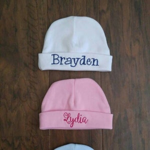 Gepersonaliseerde geborduurde baby hoed, baby douche cadeau, baby jongen of meisje hoed, pasgeboren baby hoed, baby hoed cadeau, pasgeboren cadeau, gaan naar huis outfit