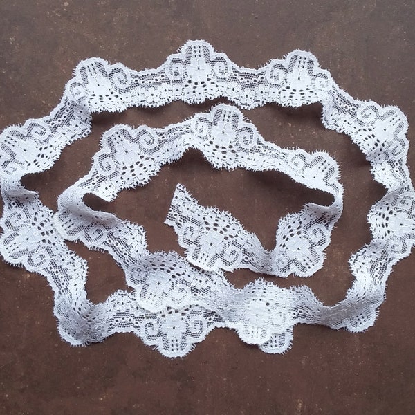 White Narrow Stretch Lace Scalloped Elastic Lace Trims, width 1.41 inch / 3.6 cm, # U116