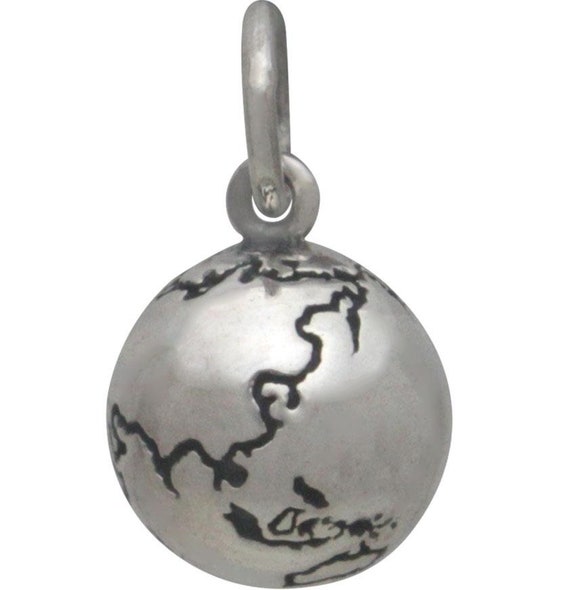 Sterling Silver Charm Bracelet With Attached 3D Small Plant Watering Can With Decorative Strips Charm Sterling Silver Charm Bracelet With Attached 3D Small Plant Watering Can With Decorative Strips Charm