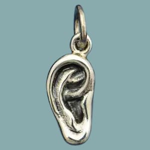 Srebrny wisiorek z ludzkim uchem, prezent dla audiologa, prezent dla lekarza, wisiorek anatomiczny, biżuteria dla głuchych, anatomia człowieka, talizmany medyczne, audiolog