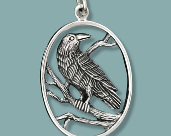 Colgante de cuervo de plata de ley con marco ovalado / Joyería de aves / Regalo para amantes de los cuervos / Joyería gótica / Amuleto de cuervo / Joyería de cuervo / Cuervo de bronce