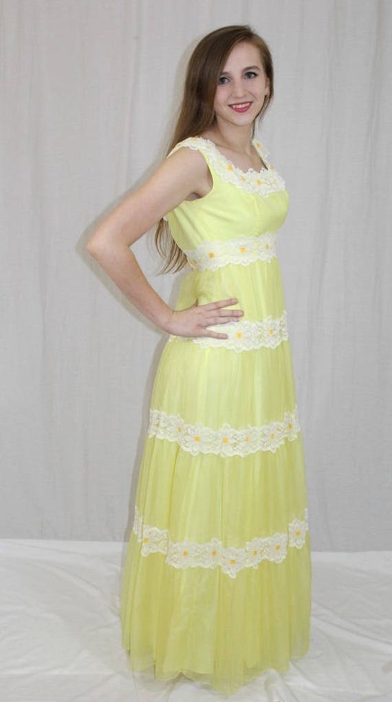 Vintage 70s Yellow DAISY Lace Yellow Chiffon Retr… - image 3