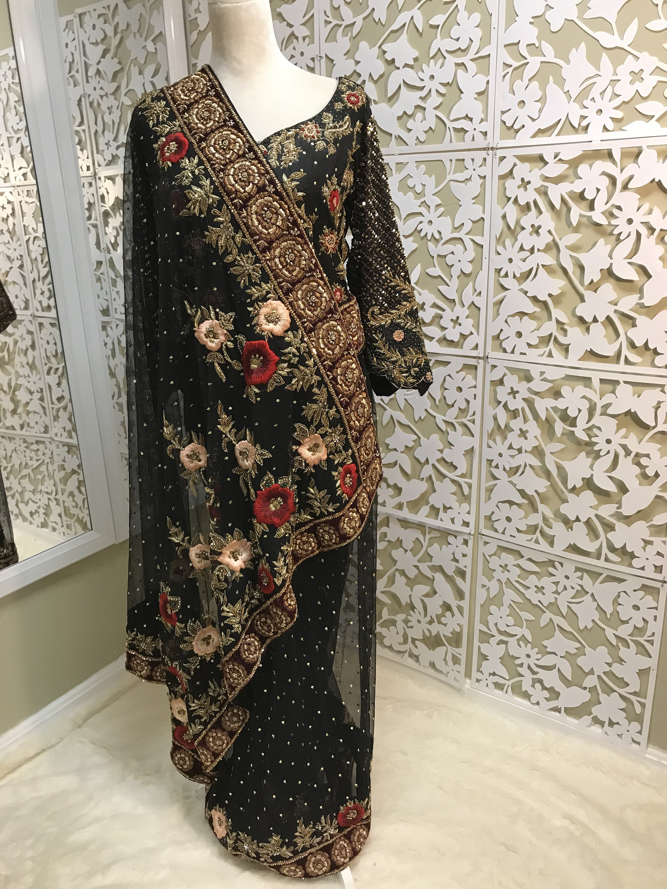 Tena durrani saree cheap