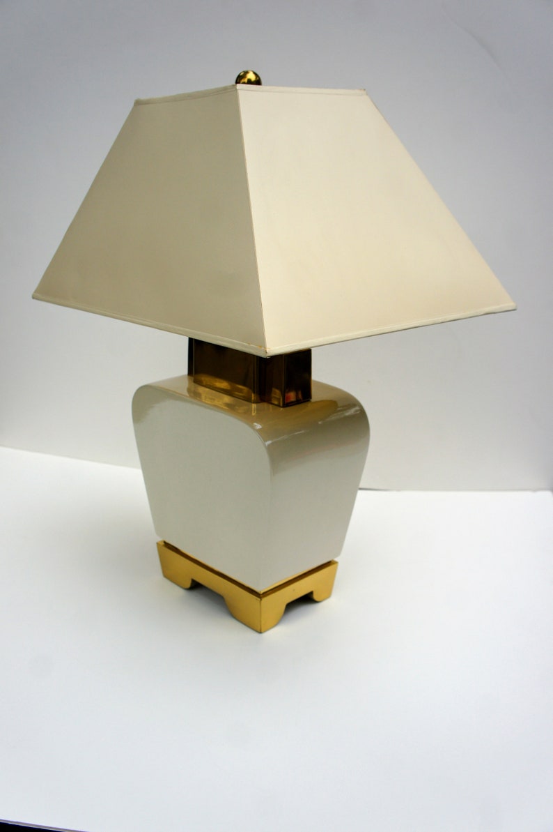 1980s Chapman Ceramic and Brass Hollywood Regency Chinoiserie Pagoda Table Lamp image 6