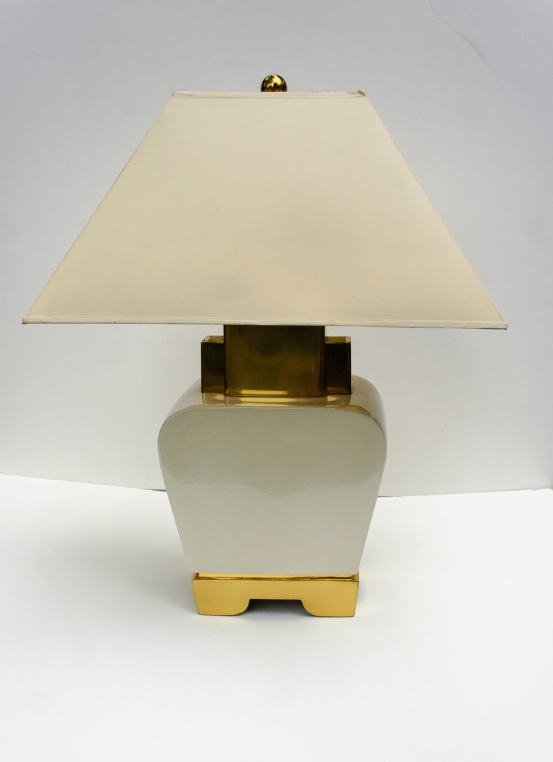 1980s Chapman Ceramic and Brass Hollywood Regency Chinoiserie Pagoda Table Lamp image 2