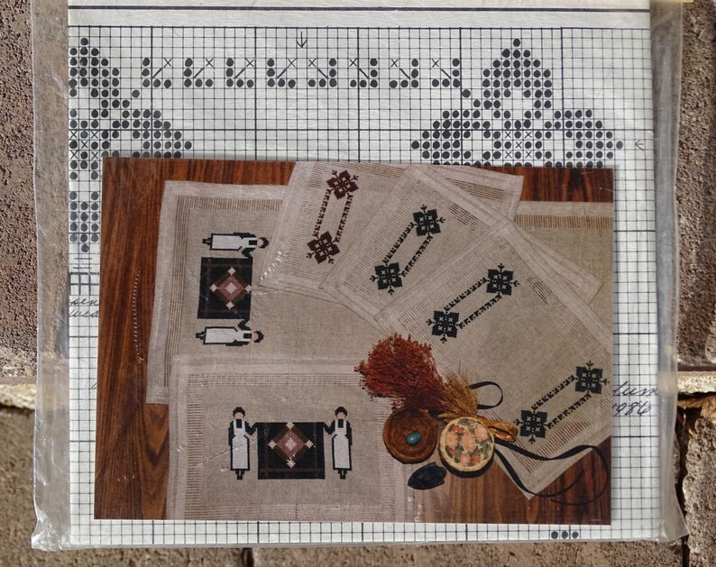 Amish Pioneer Desings for Table Runner Placemats Etsy