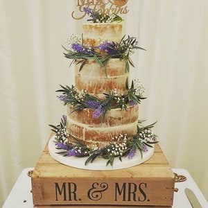 Personalised Rustic Wedding Cake Stand, 2 DESIGNS AVAILABLE Vintage Wedding Wooden Apple Crate Cake Stand Capital font