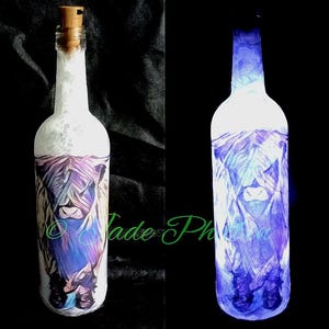 Lampada a bottiglia con mucca scozzese decorata con decoupage, luce per bottiglia di vino, regalo per amanti del vino, regalo per mucca scozzese, decorazione per mucca scozzese, luce per bottiglia di vino, mucca scozzese