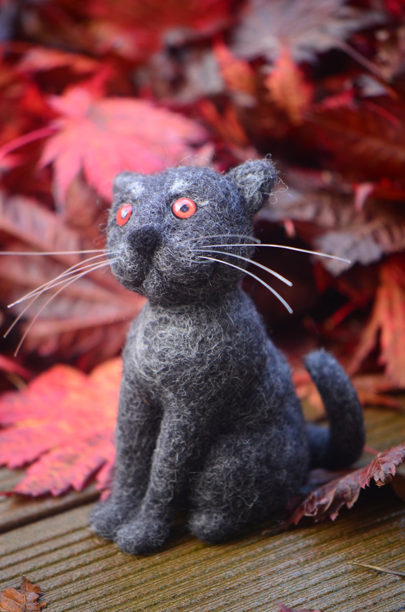 Needle felted toy Halloween Black Cat with red eyes, Small wool toy Black Cat, Handmade Wool Sculpture by Homaaxel image 4