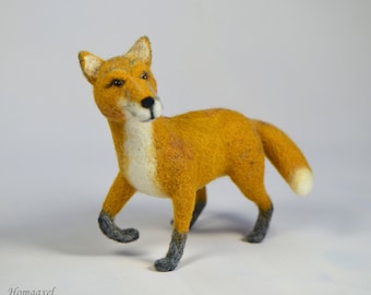 Needle Felted Red Fox Sculpture, Little Handmade Wool Fox Figurine, Handmade Soft Sculpture Fox, Woodland Animal Art, Fox Lover Gift
